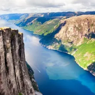 web_no_lysefjord_preikestolen_600x350_shutterstock-id1334279432